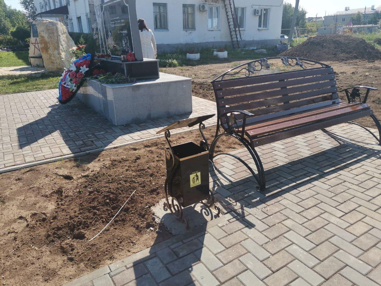 Центральную площадь Горного после ремонта заплевали семечками